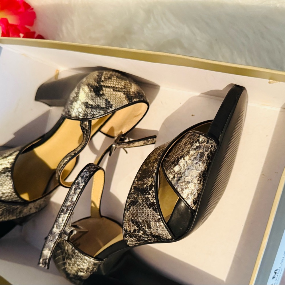 Levity Black and Gray Snakeskin Heels - Picture 6 of 16